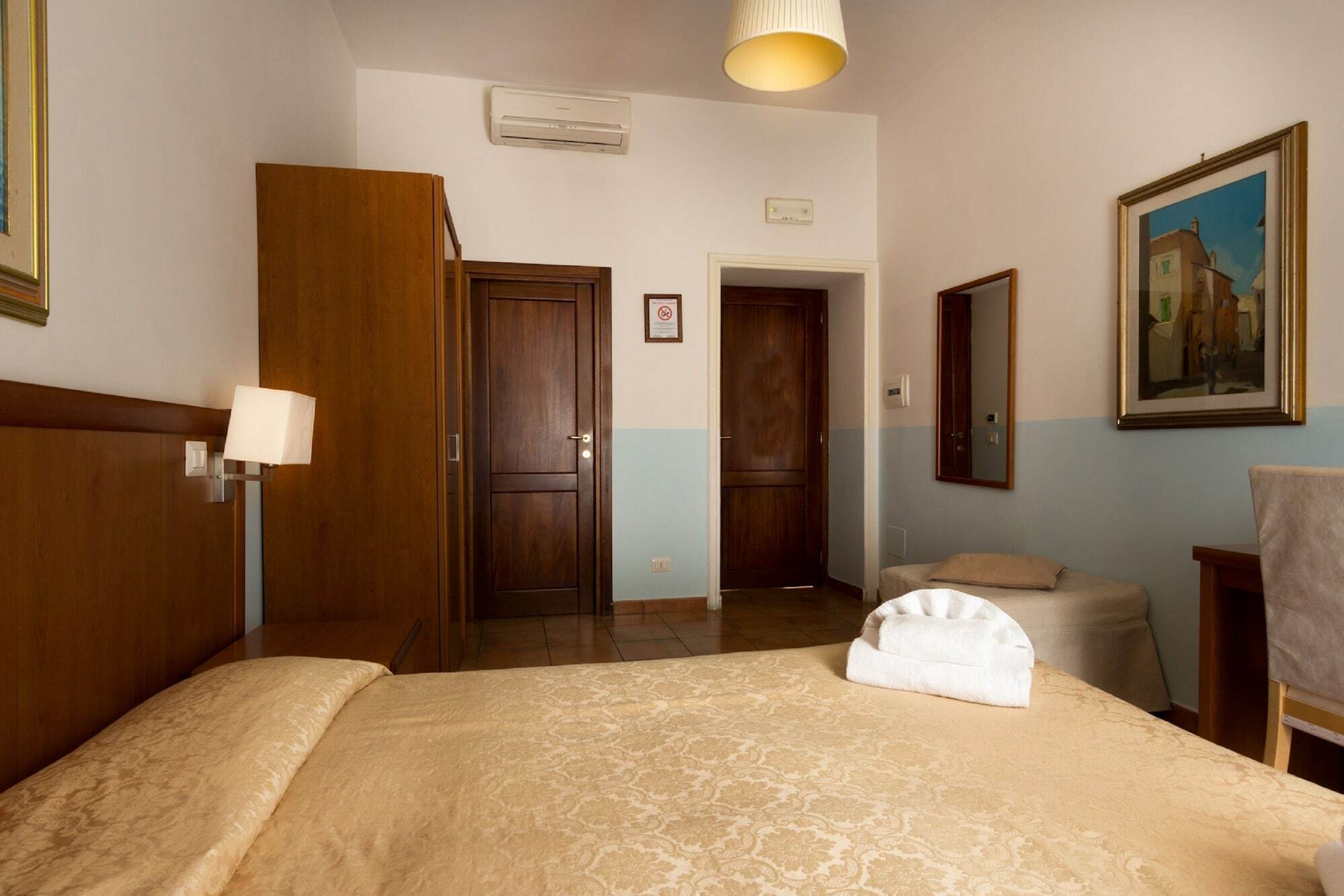 Few Steps From St Peter Bed & Breakfast Roma